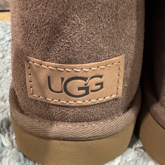 Ugg Womens mini classic II boots caribou nwts! 8 - Picture 7 of 13